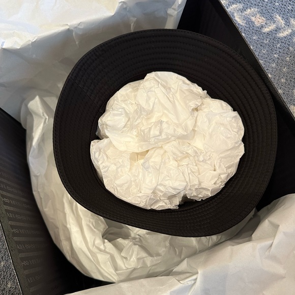Prada Black Logo Nylon Bucket Hat in XS - Picture 13 of 14